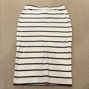 LEGOE Heritage Black/White Striped Maternity Skirt Size 0 Elastic Waist